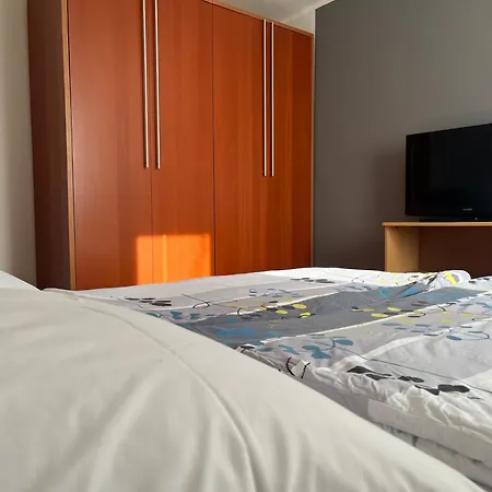 Beatrix Apartment *